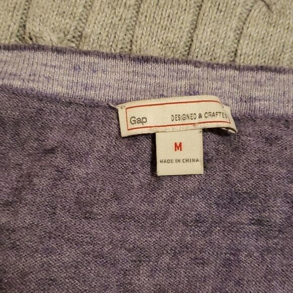 2 Medium sweaters  - Picture 2 of 3